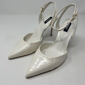 NWOT. DKNY White Ankle Strap Heels Size 8.